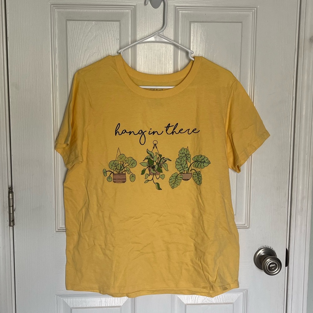 Cute yellow gold t shirt